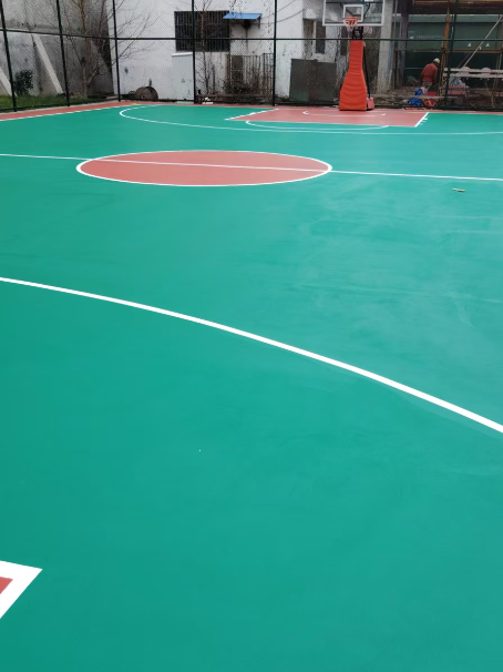 济南 球场长期使用易出现地面开裂